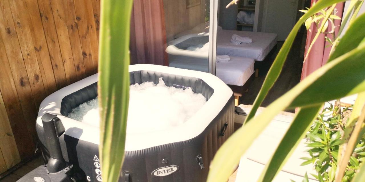 Hotel Sable Et Soleil - Port, Plage Et Jacuzzi Prive Fréjus المظهر الخارجي الصورة