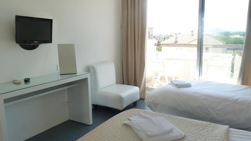 Hotel Sable Et Soleil - Port, Plage Et Jacuzzi Prive Fréjus المظهر الخارجي الصورة