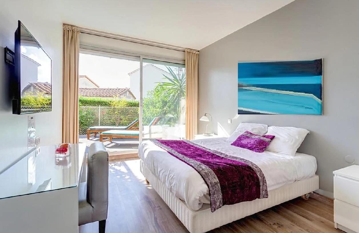 Hotel Sable Et Soleil - Port, Plage Et Jacuzzi Prive Fréjus المظهر الخارجي الصورة