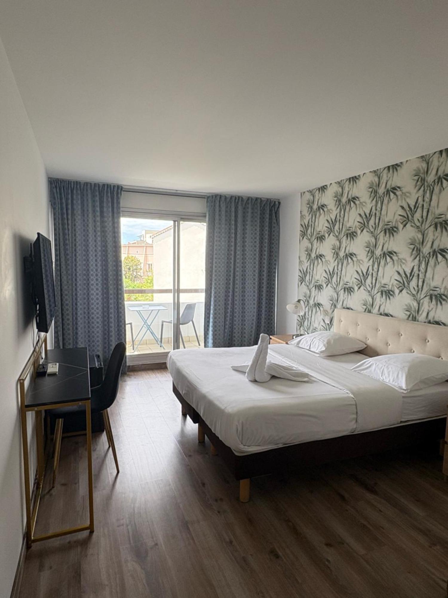 Hotel Sable Et Soleil - Port, Plage Et Jacuzzi Prive Fréjus المظهر الخارجي الصورة