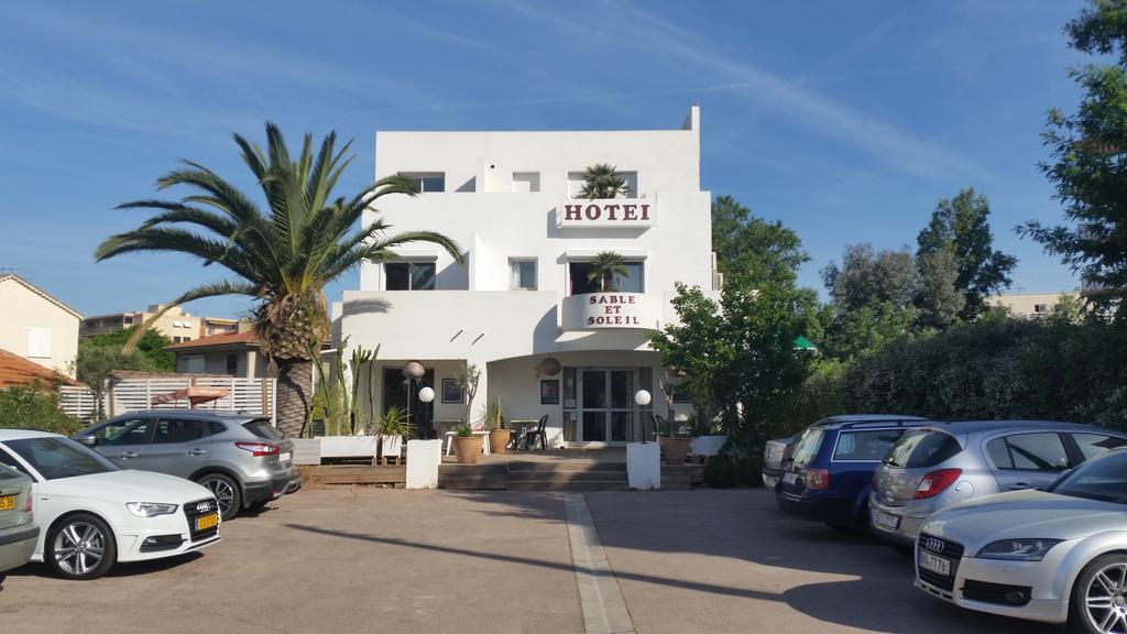 Hotel Sable Et Soleil - Port, Plage Et Jacuzzi Prive Fréjus المظهر الخارجي الصورة