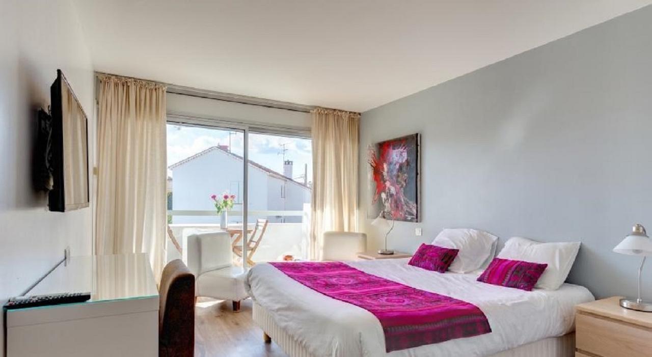 Hotel Sable Et Soleil - Port, Plage Et Jacuzzi Prive Fréjus المظهر الخارجي الصورة