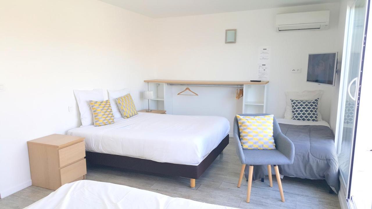 Hotel Sable Et Soleil - Port, Plage Et Jacuzzi Prive Fréjus المظهر الخارجي الصورة